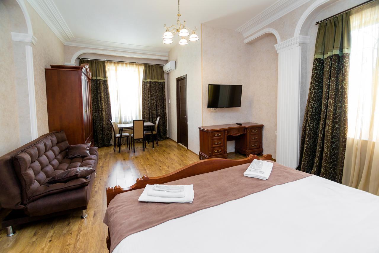 Отель Elia Palace Тбилиси Экстерьер фото