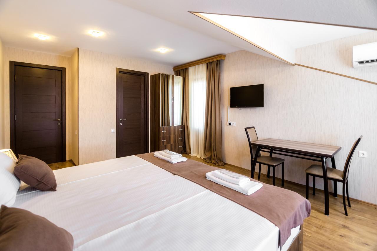Отель Elia Palace Тбилиси Экстерьер фото