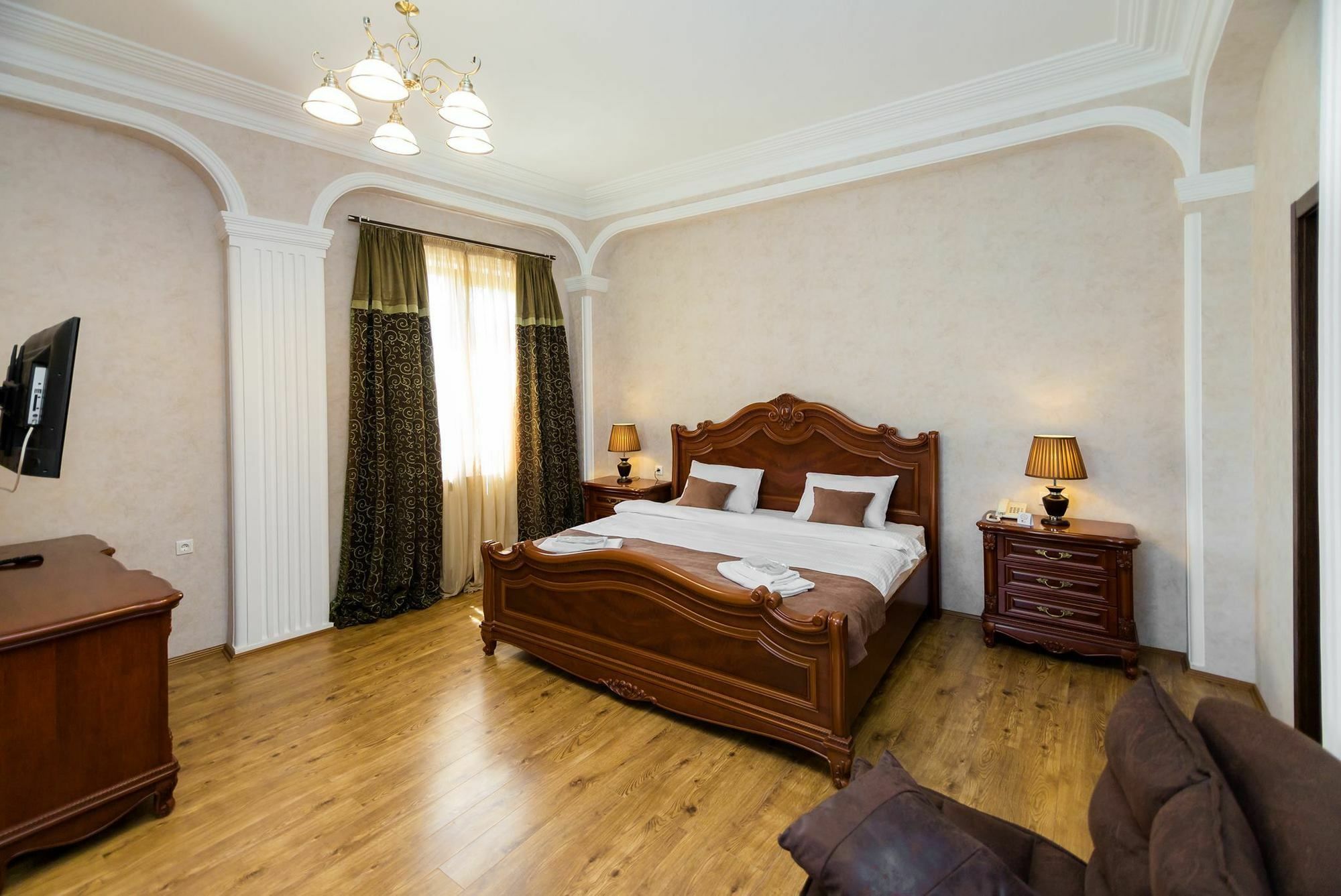 Отель Elia Palace Тбилиси Экстерьер фото