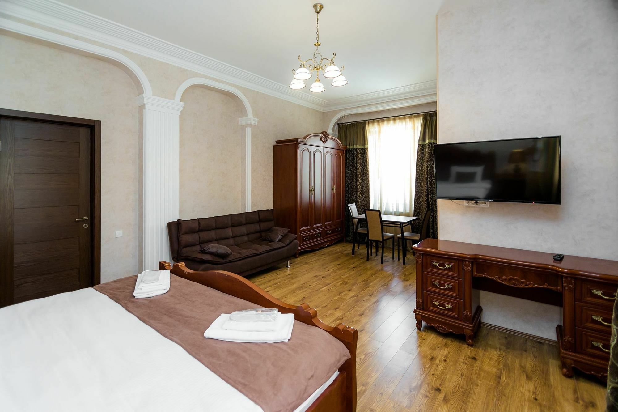 Отель Elia Palace Тбилиси Экстерьер фото